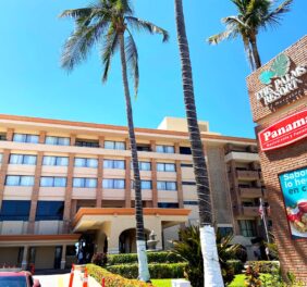 The Palms Resort of ...