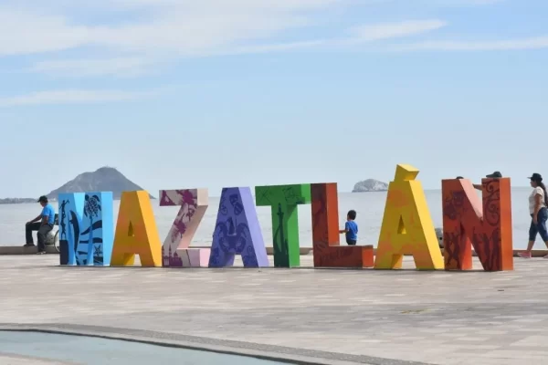 reinstalan_letra_m_del_paradero_fotogrxfico_de_mazatlxnx_sinaloa_x2x.jpeg_242310155